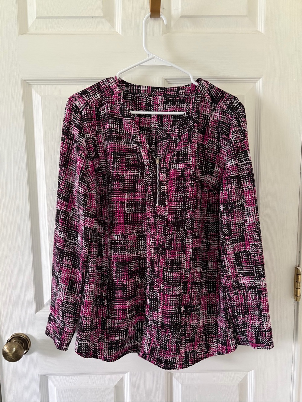 Women’s Pink and Black Patterned Long-Sleeve Top
